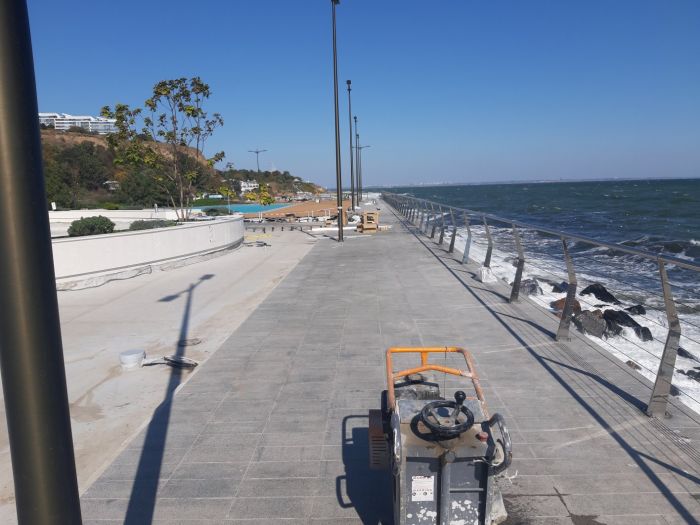 Укладка тротуарной плитки, гранитной брусчатки.
